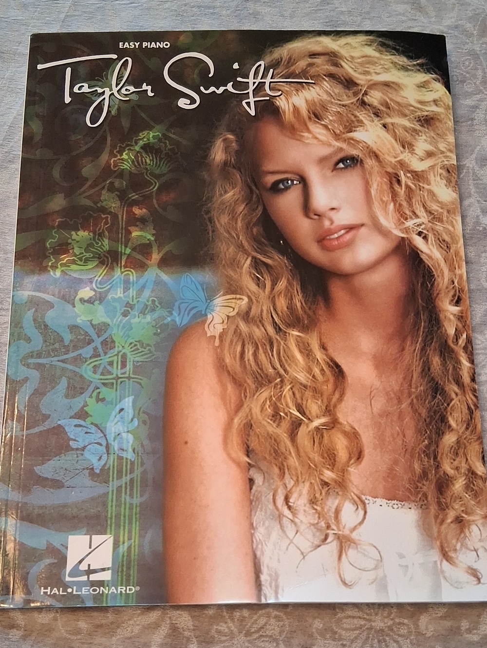 Taylor Swift Easy Piano